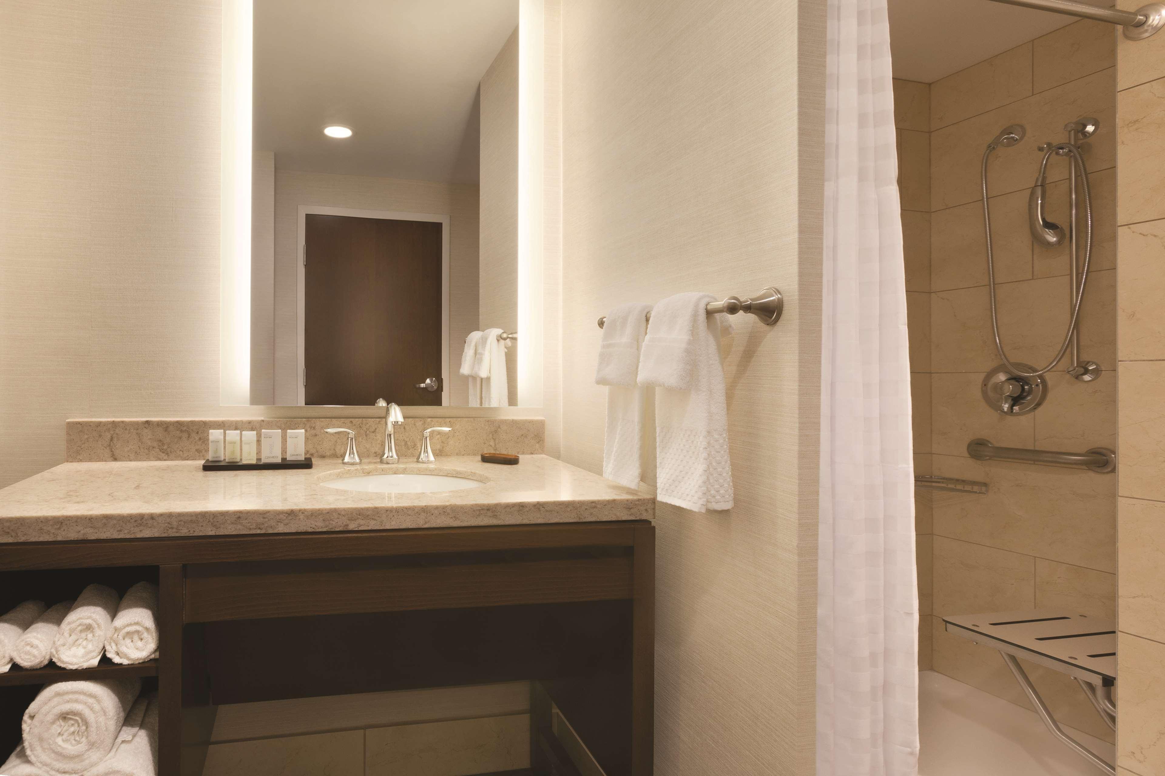 Embassy Suites By Hilton Akron Canton Airport North Canton Buitenkant foto