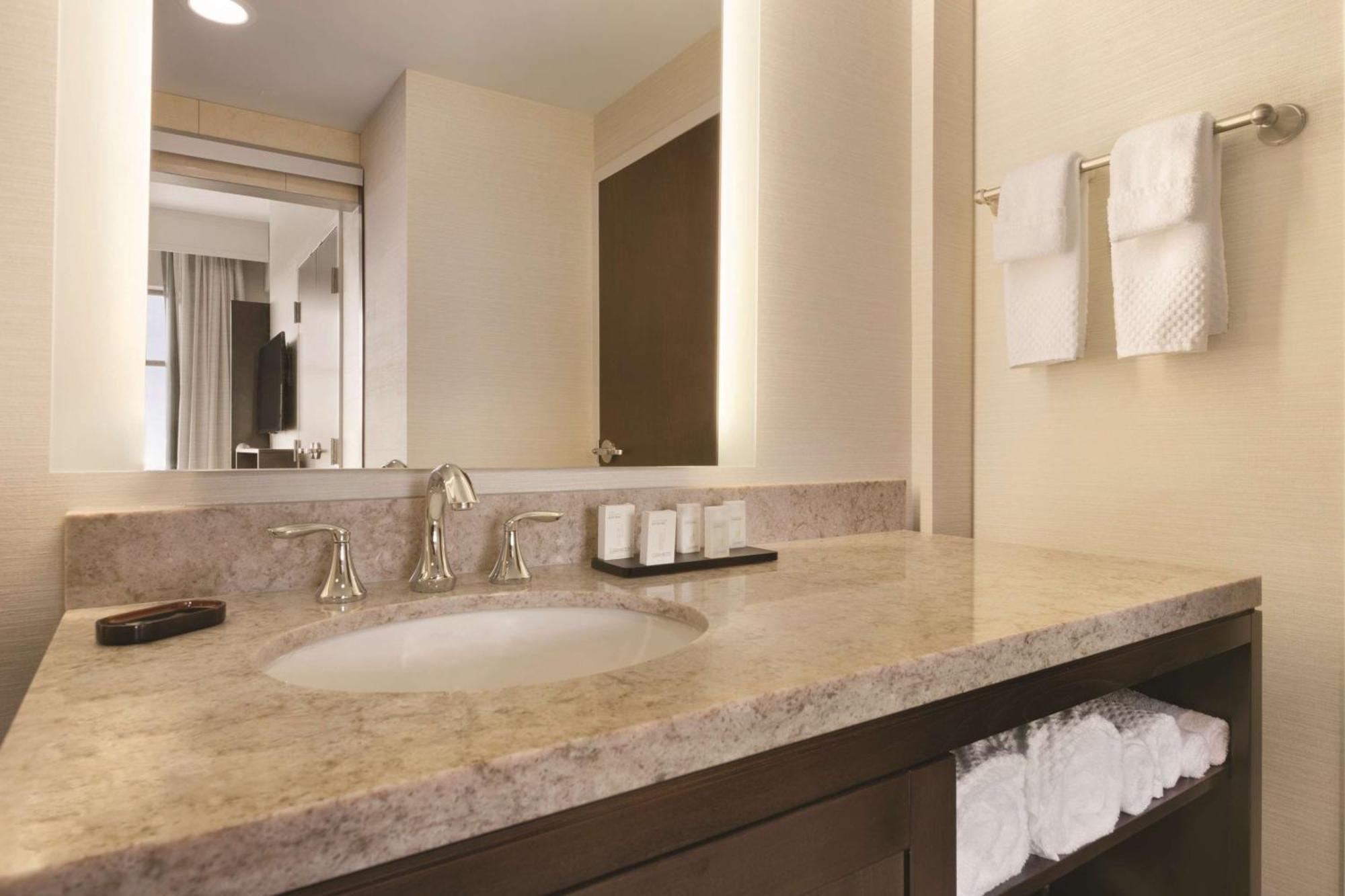 Embassy Suites By Hilton Akron Canton Airport North Canton Buitenkant foto