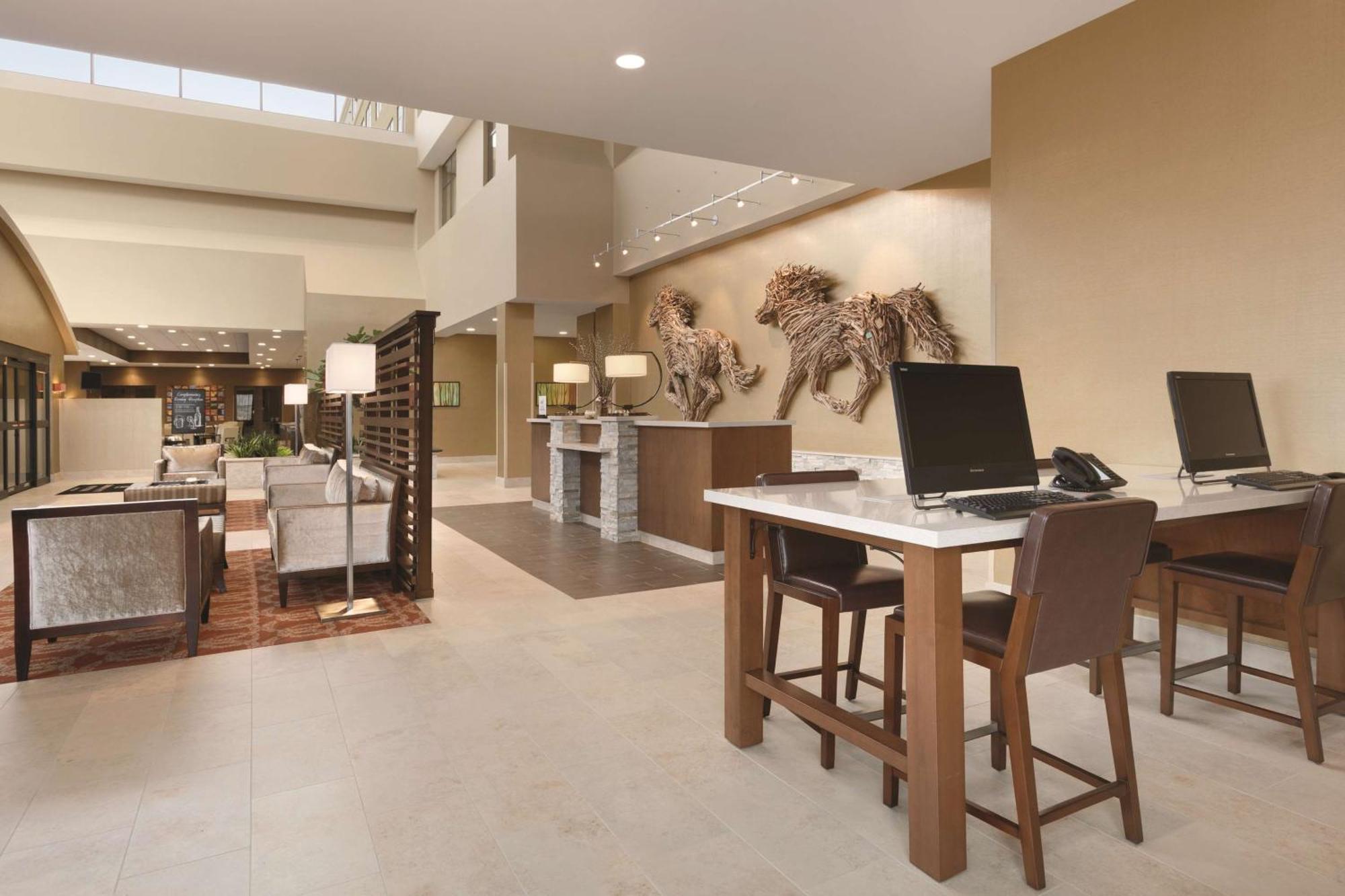 Embassy Suites By Hilton Akron Canton Airport North Canton Buitenkant foto