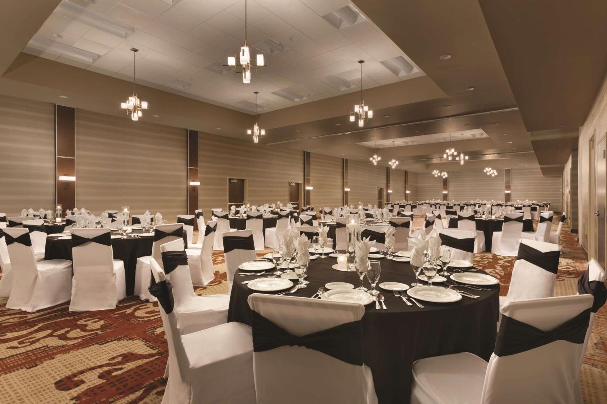 Embassy Suites By Hilton Akron Canton Airport North Canton Buitenkant foto