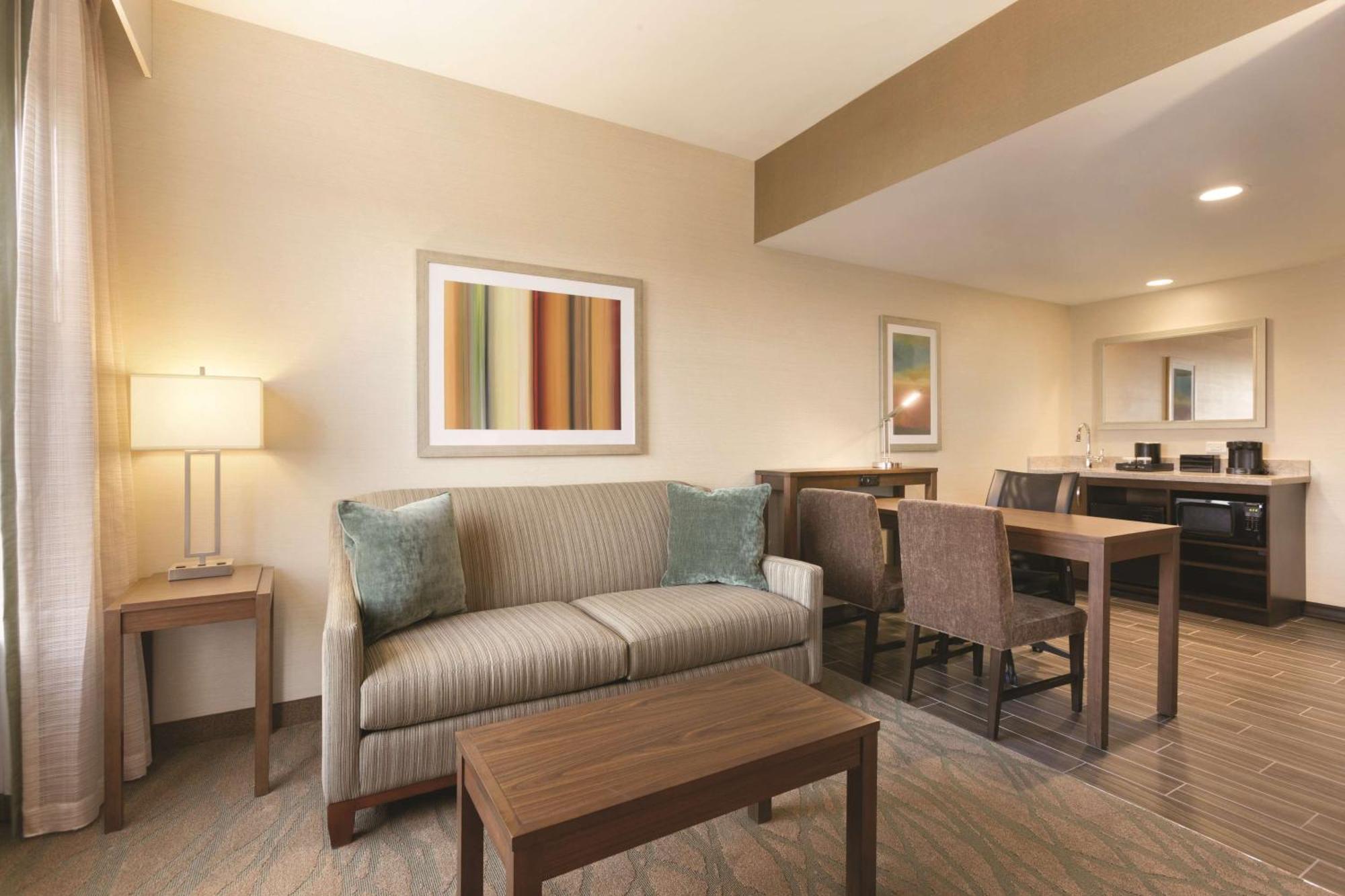 Embassy Suites By Hilton Akron Canton Airport North Canton Buitenkant foto