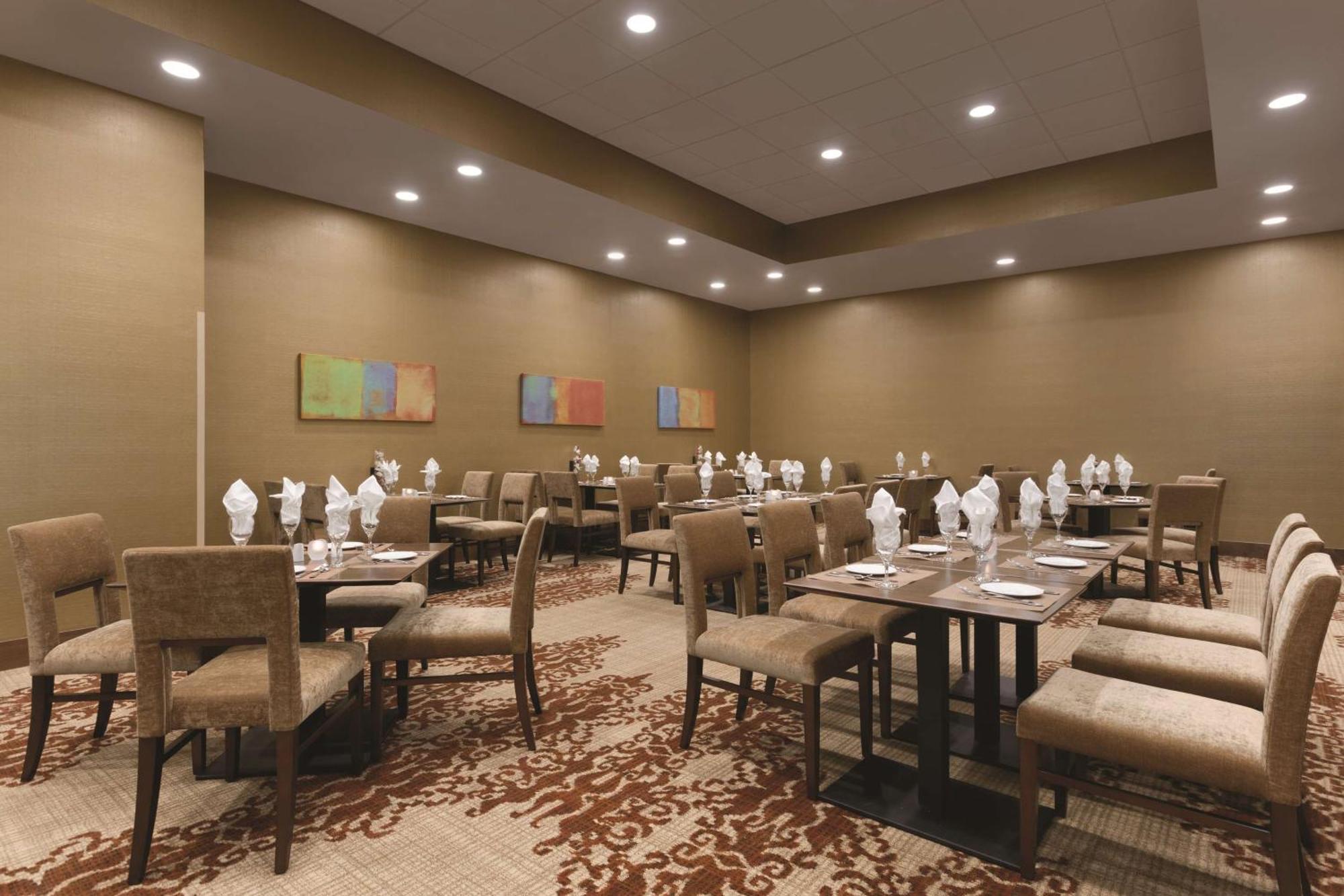 Embassy Suites By Hilton Akron Canton Airport North Canton Buitenkant foto