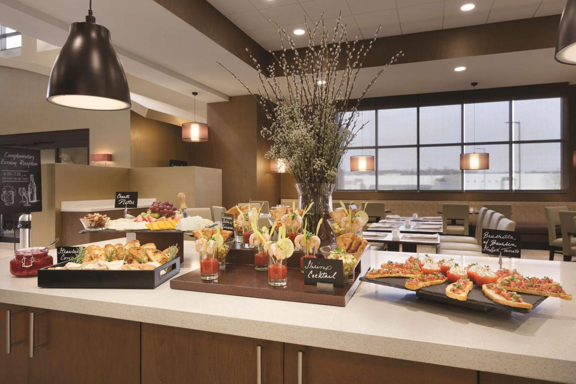 Embassy Suites By Hilton Akron Canton Airport North Canton Buitenkant foto